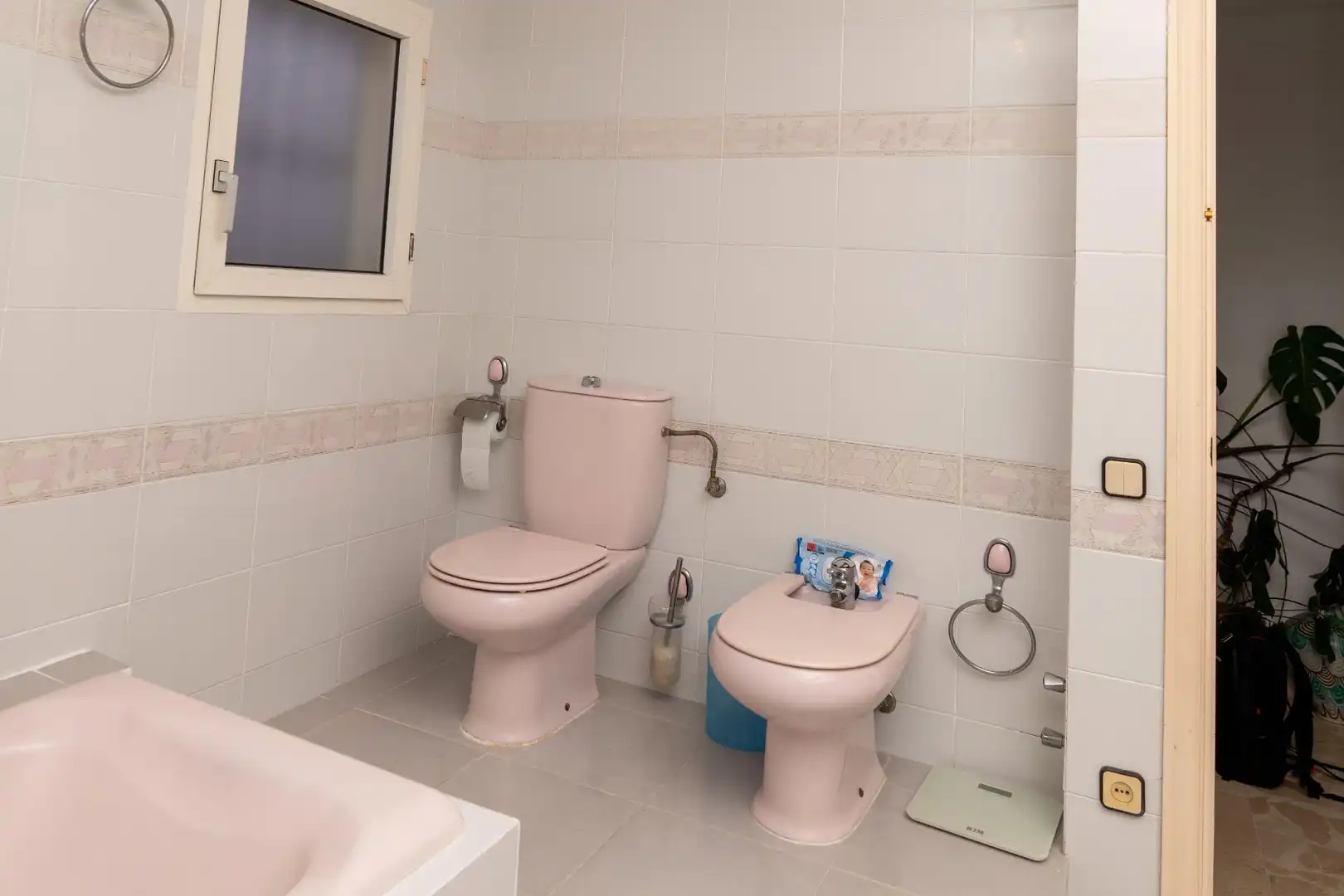 Baño de Casa adosada en venta en Almonte con Terraza, Trastero y Balcón