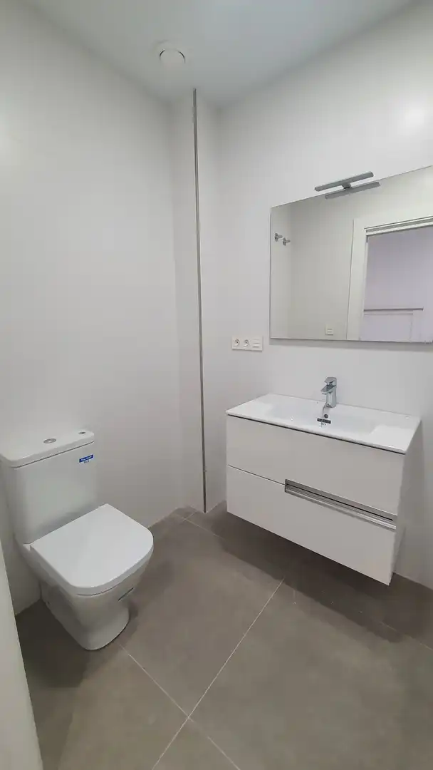 Badezimmer von Wohnung zur Miete in Adra mit Klimaanlage und Möbliert