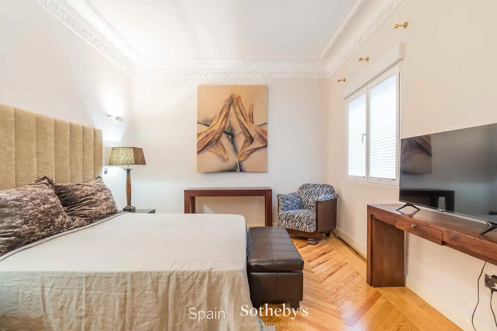 Dormitori de Apartament de lloguer en Madrid amb Aire condicionat i Calefacció