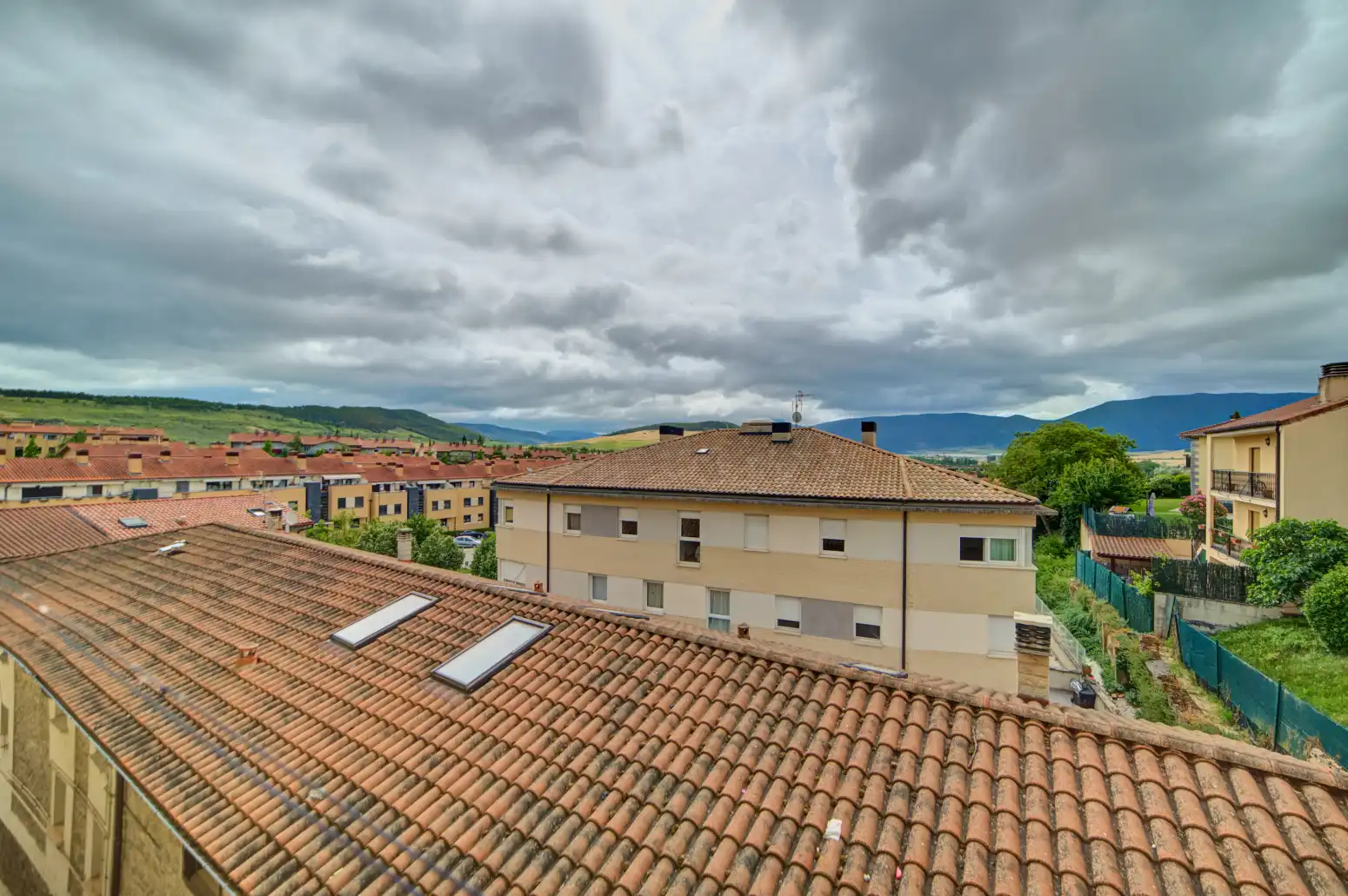 Vista exterior de Piso en venta en Valle de Elorz / Elortzibar con Calefacción y Parquet