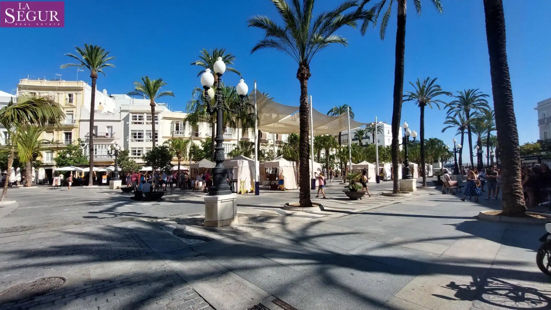 Vista exterior de Piso en venta en Cádiz con Aire acondicionado