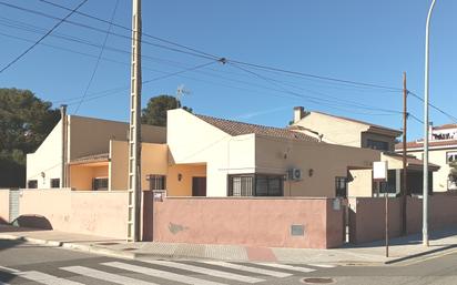 Exterior view of House or chalet for sale in Mont-roig del Camp  with Air Conditioner, Heating and Private garden