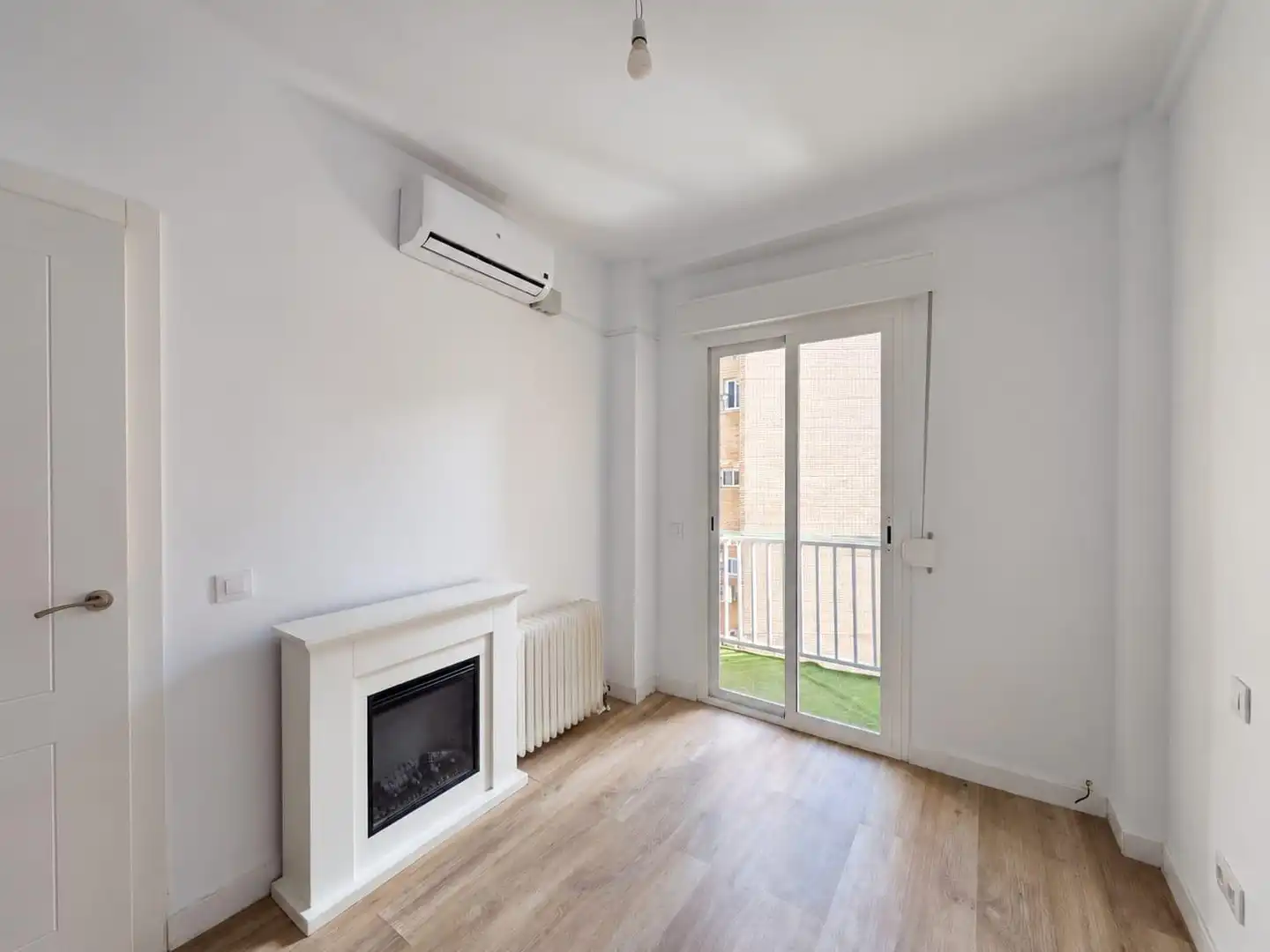 Schlafzimmer von Wohnung zum Verkauf in Madrid mit Klimaanlage, Heizung und Terrasse