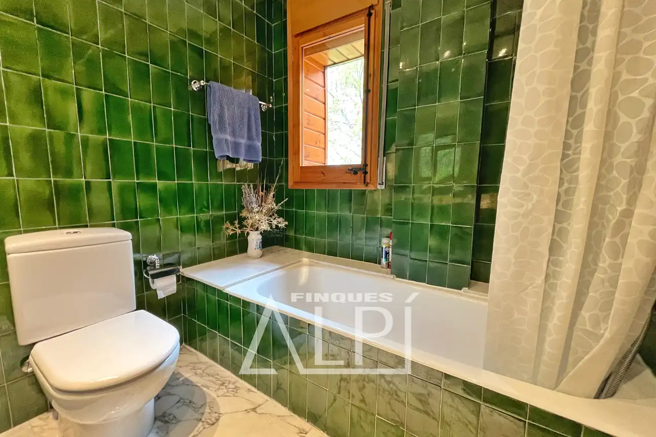Bathroom of Detached homes for sale in Prats i Sansor  with Heating, Private garden and Parquet flooring