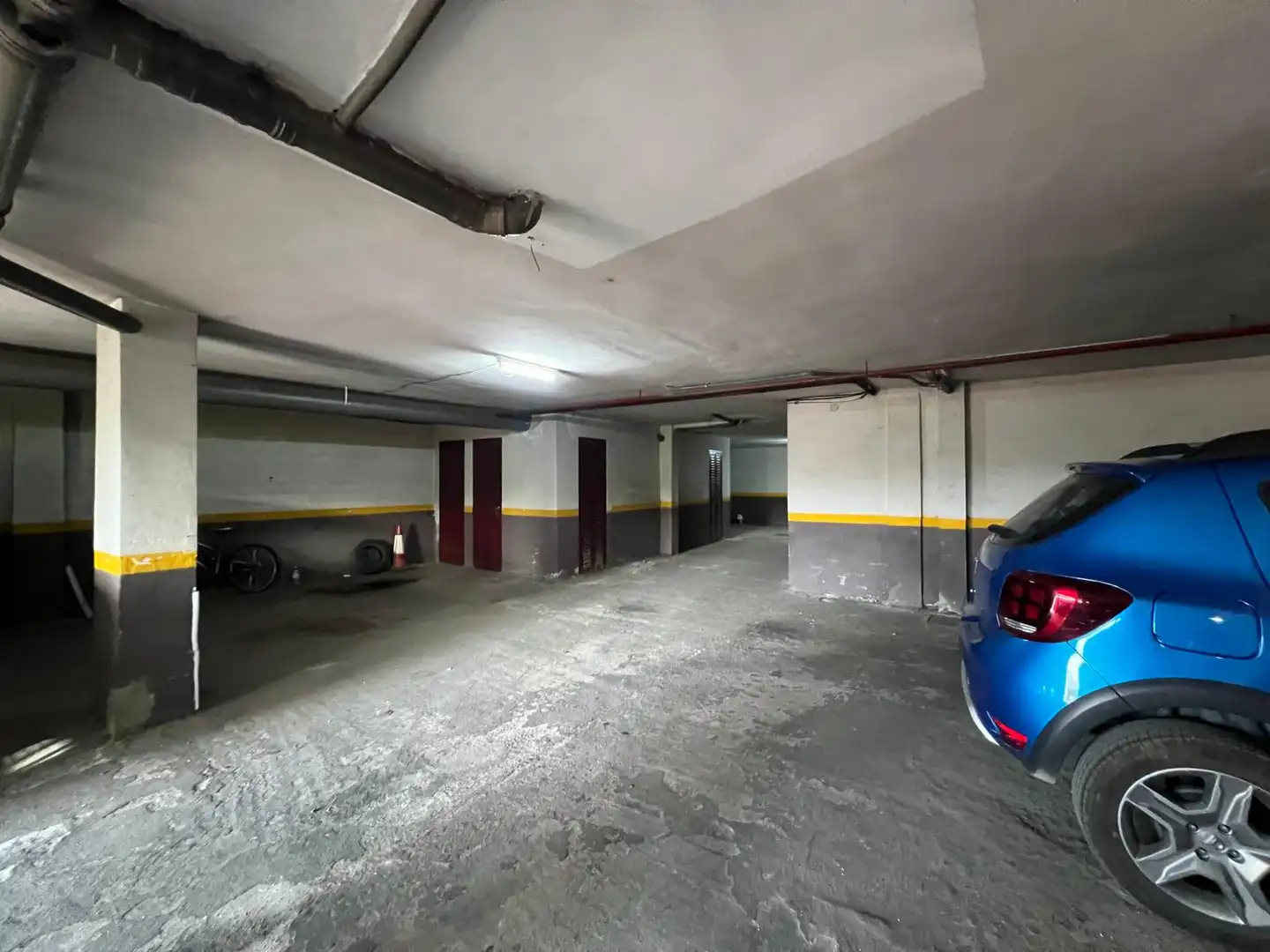 Parking de Piso en venta en Burgohondo con Calefacción y Amueblado
