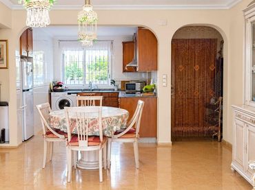 Bungalow con piscina en venta en Orihuela Costa