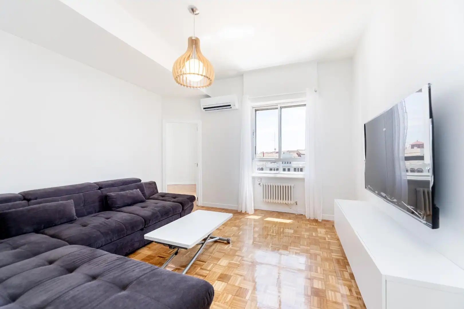 Sala de estar de Ático de alquiler en Madrid con Aire acondicionado, Calefacción y Parquet