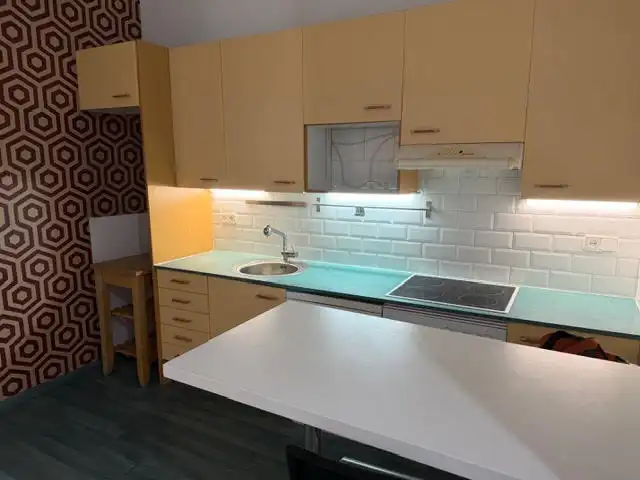 Cocina de Piso en venta en Barcelona con Parquet, Horno y Balcón