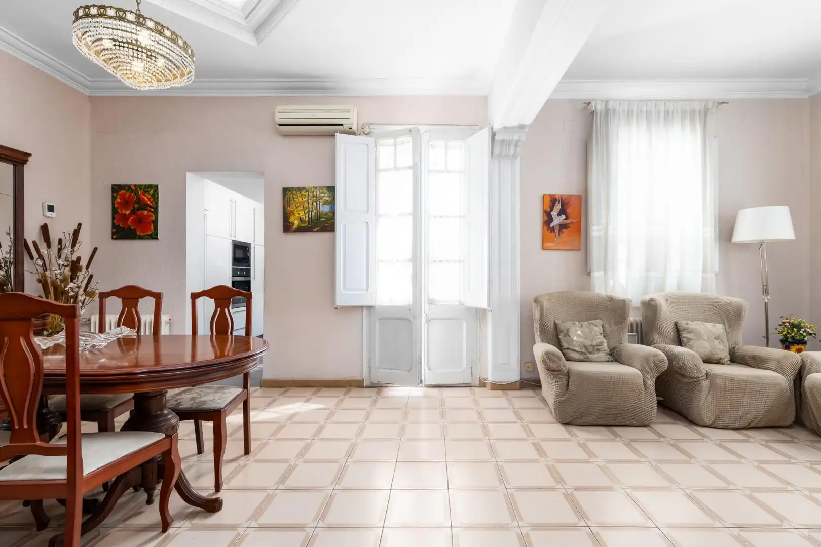 Sala d'estar de Casa o xalet en venda en Montcada i Reixac amb Aire condicionat, Calefacció i Jardí privat