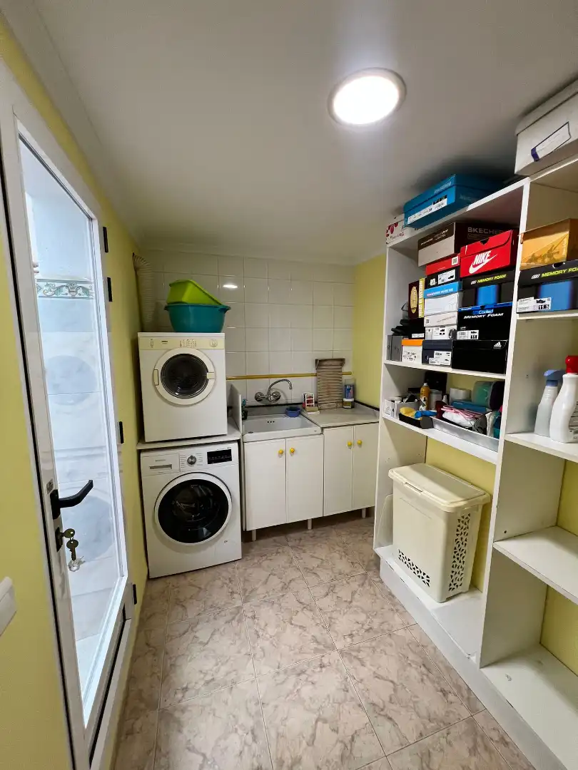 Einfamilien-Reihenhaus zum Verkauf in Sagunto / Sagunt mit Klimaanlage, Heizung und Terrasse
