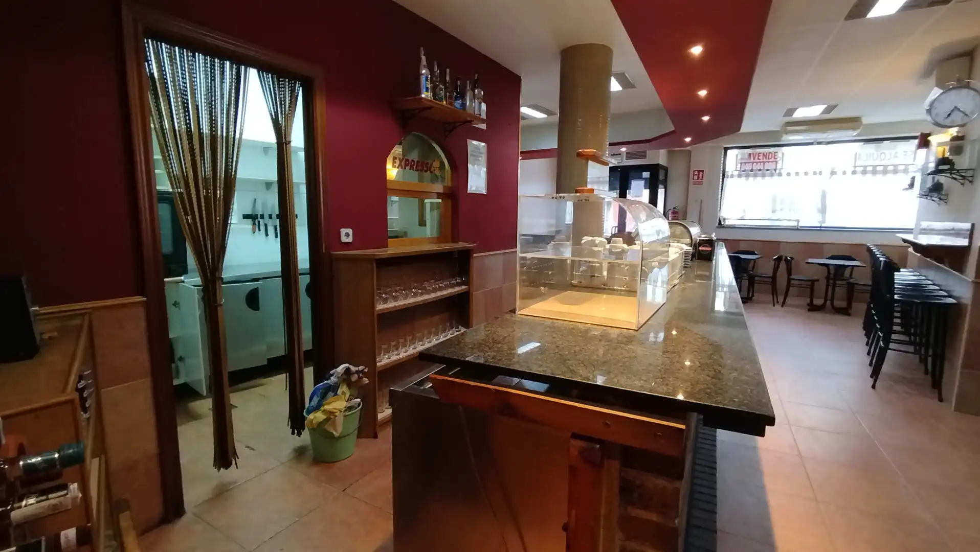 Local de alquiler en Azuqueca de Henares con Aire acondicionado, Calefacción y Amueblado