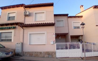 Casa adosada en venda a San Román de los Montes