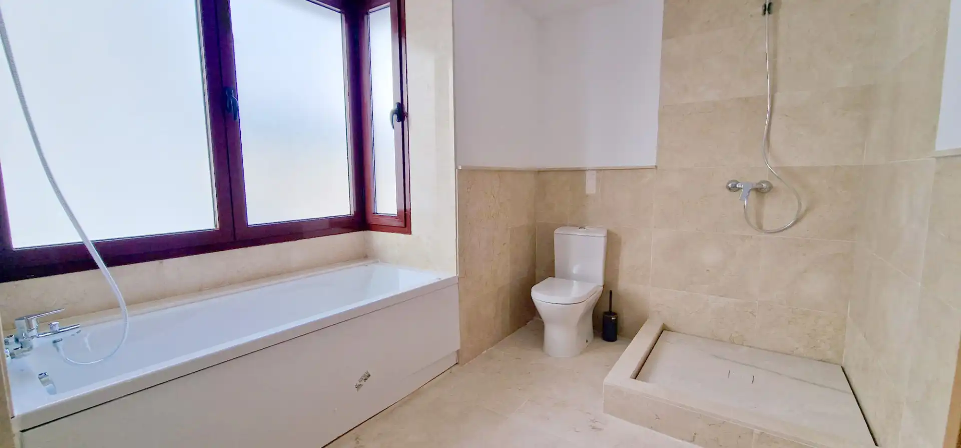 Baño de Casa adosada en venta en Casares con Jardín privado, Terraza y Trastero