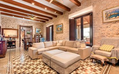 Wohnzimmer von Country house zum verkauf in Lloret de Vistalegre mit Klimaanlage, Heizung und Privatgarten