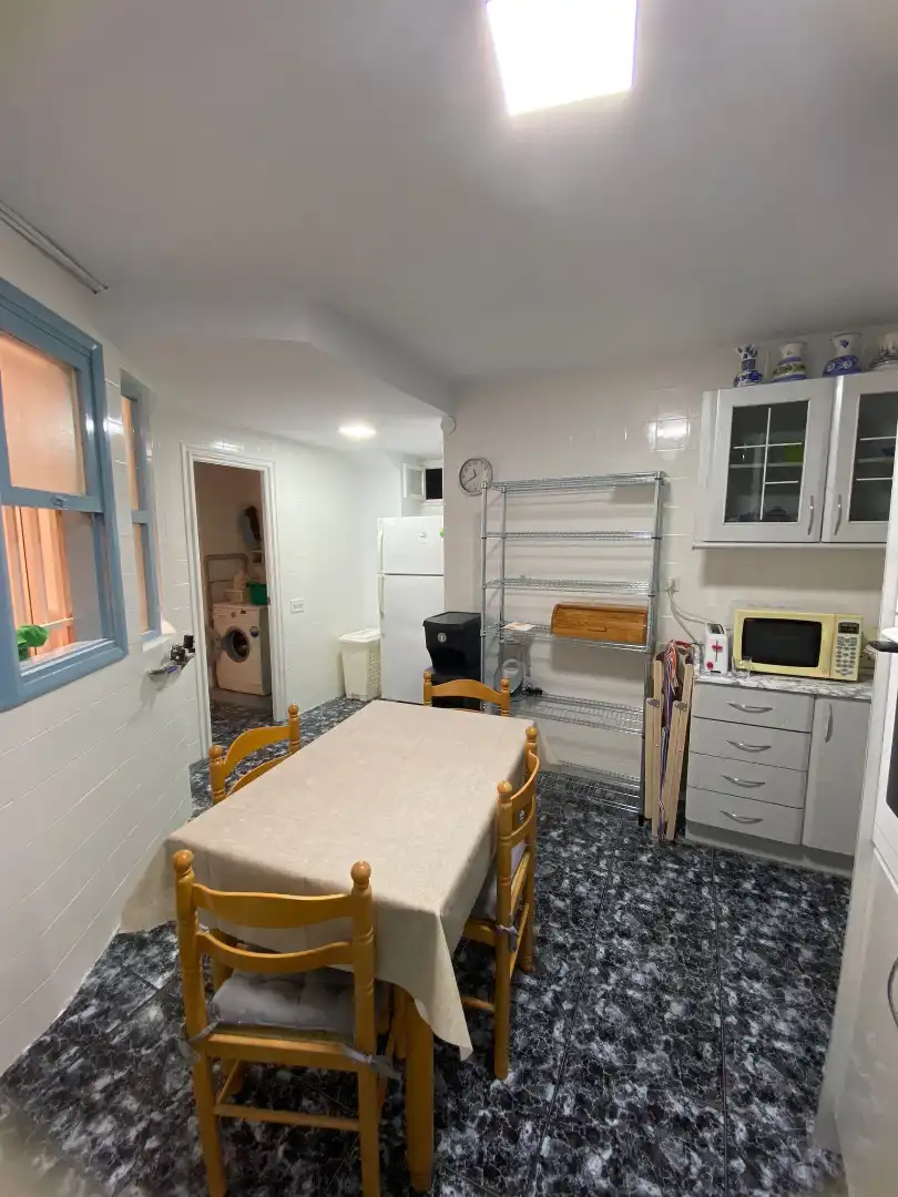 Cocina de Piso de alquiler en Alicante / Alacant con Amueblado, Lavadora y Microondas