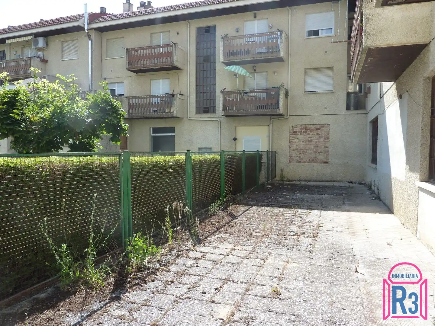 Parking of Commercial properties for sale in Villaturiel  with Terrace