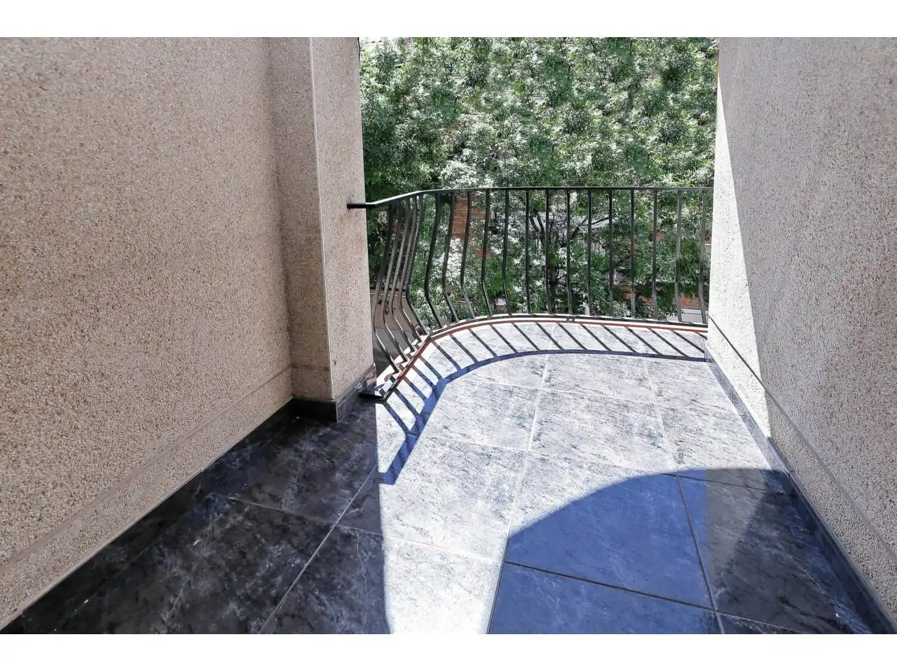 Balcony of Flat for sale in Santa Coloma de Gramenet  with Furnished and Balcony