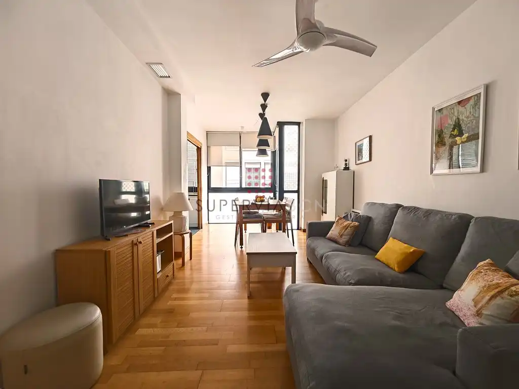 Wohnzimmer von Dachboden zum Verkauf in Barcelona mit Balkon