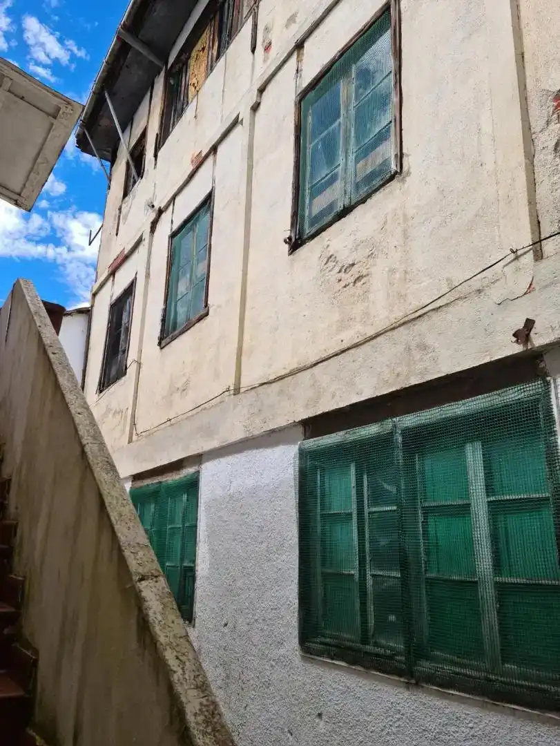 Vista exterior de Casa adosada en venda en Tineo amb Balcó