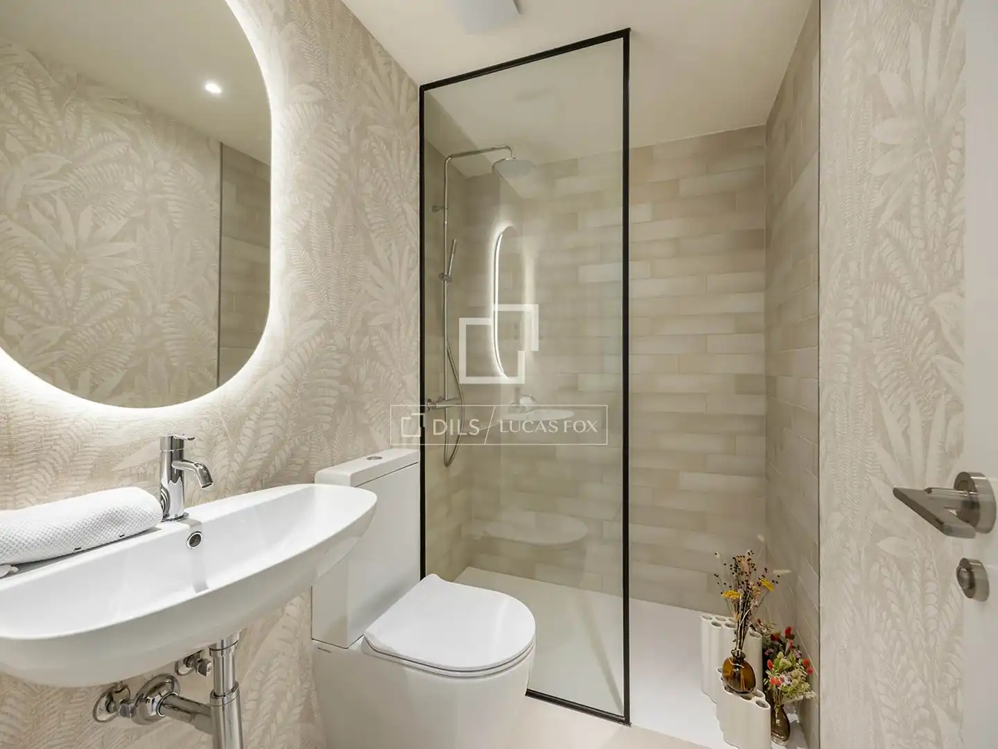 Bathroom of Flat for sale in Barcelona  with Air Conditioner, Terrace and Swimming Pool
