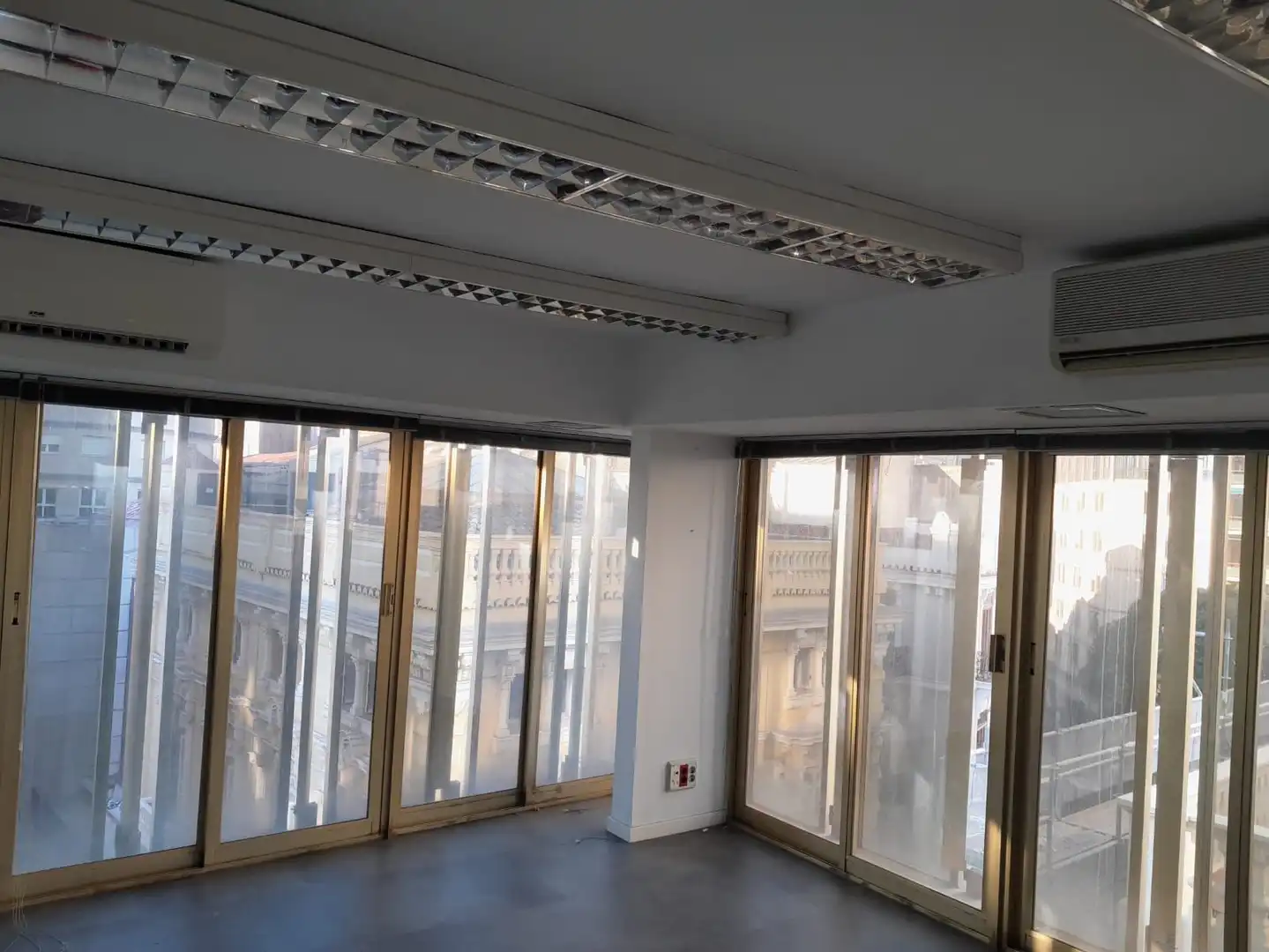 Office space with lift to rent in Ciutat Vella, imagen 4