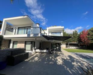 Vista exterior de Casa o xalet en venda en Castelldefels amb Calefacció