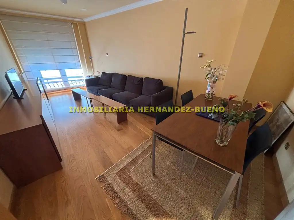 Living room of Flat for sale in Salamanca  with Air Conditioner and Heating