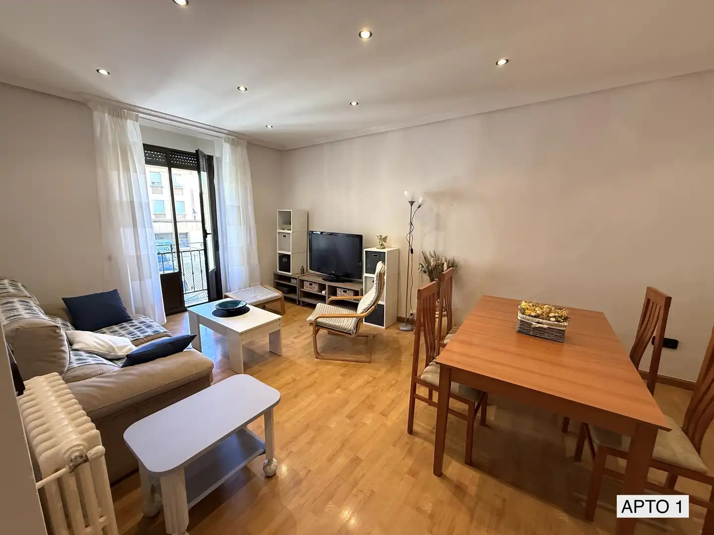 Sala de estar de Edificio en venta en León Capital 