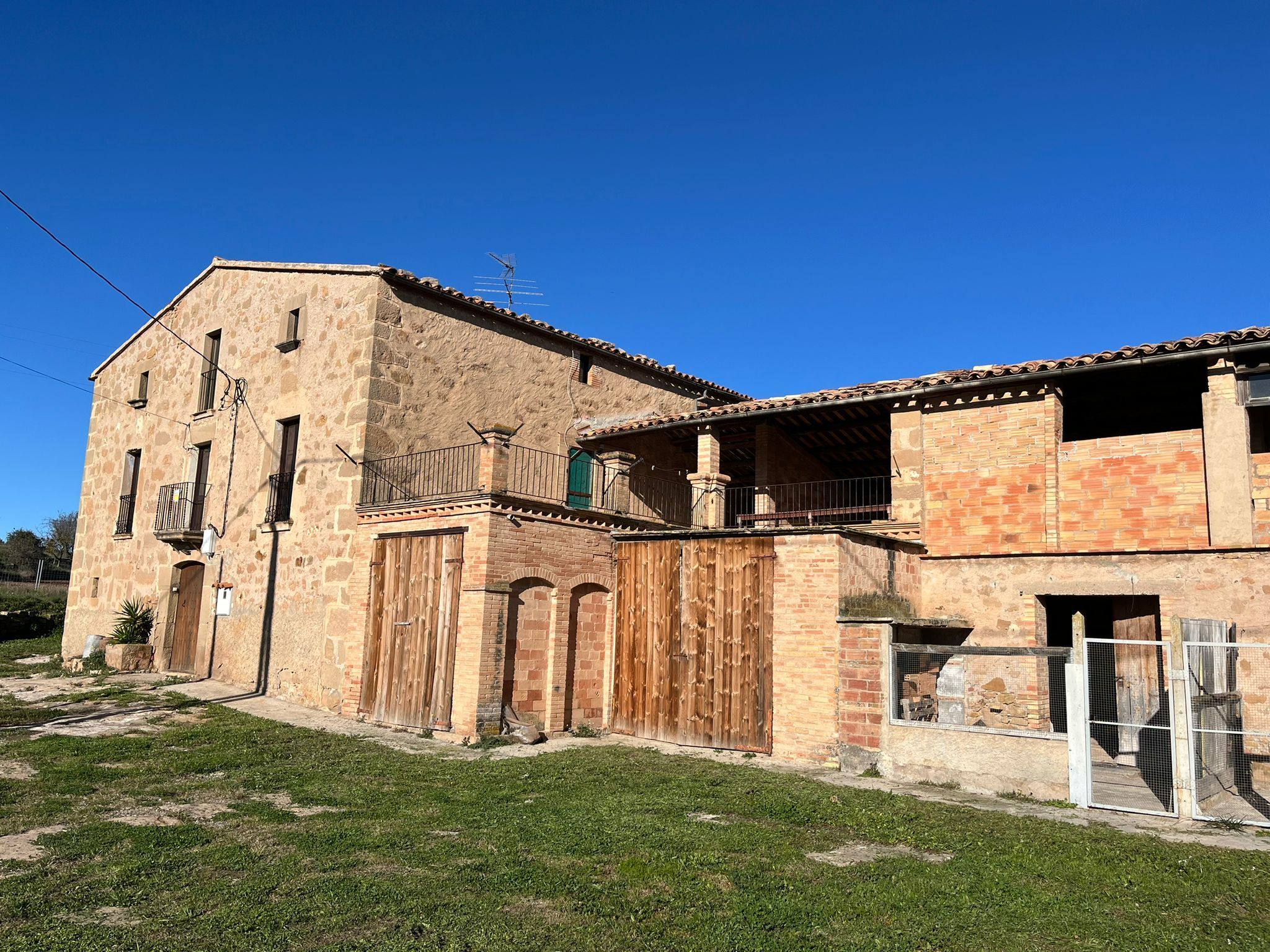 Vista exterior de Finca rústica en venda en Sant Mateu de Bages amb Calefacció, Jardí privat i Terrassa