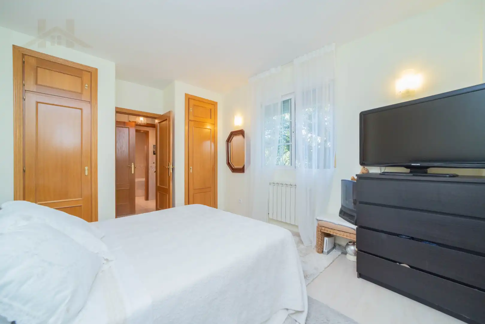 Schlafzimmer von Haus oder Chalet zum Verkauf in Torrelodones mit Klimaanlage, Heizung und Privatgarten