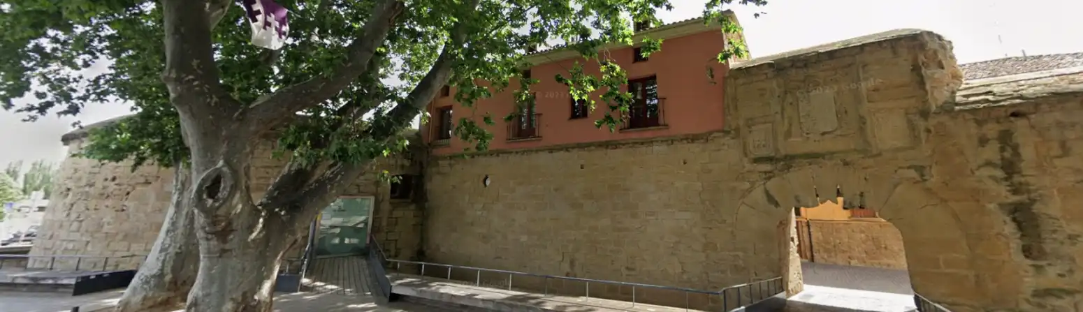 Vista exterior de Edificio en venta en  Logroño