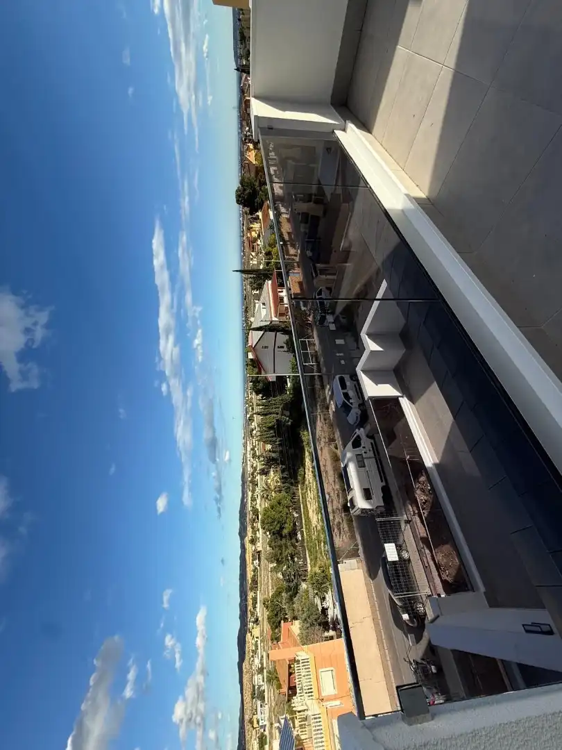 Vista exterior de Pis en venda en Alicante / Alacant amb Aire condicionat, Calefacció i Piscina comunitària
