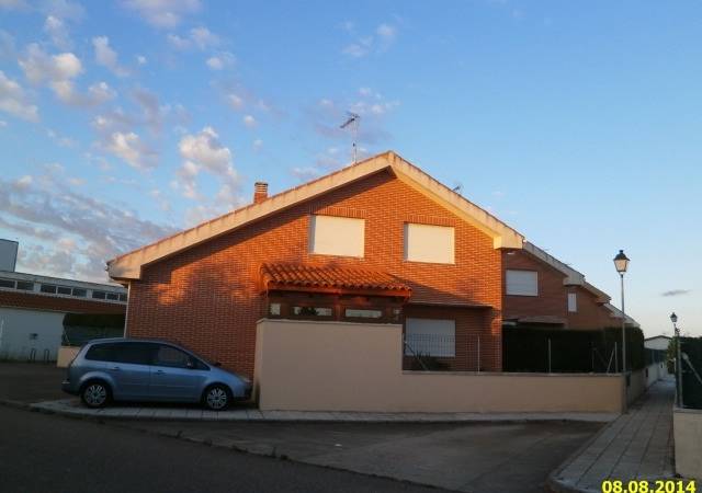 Casa-chalet en Venta en Valdescorriel