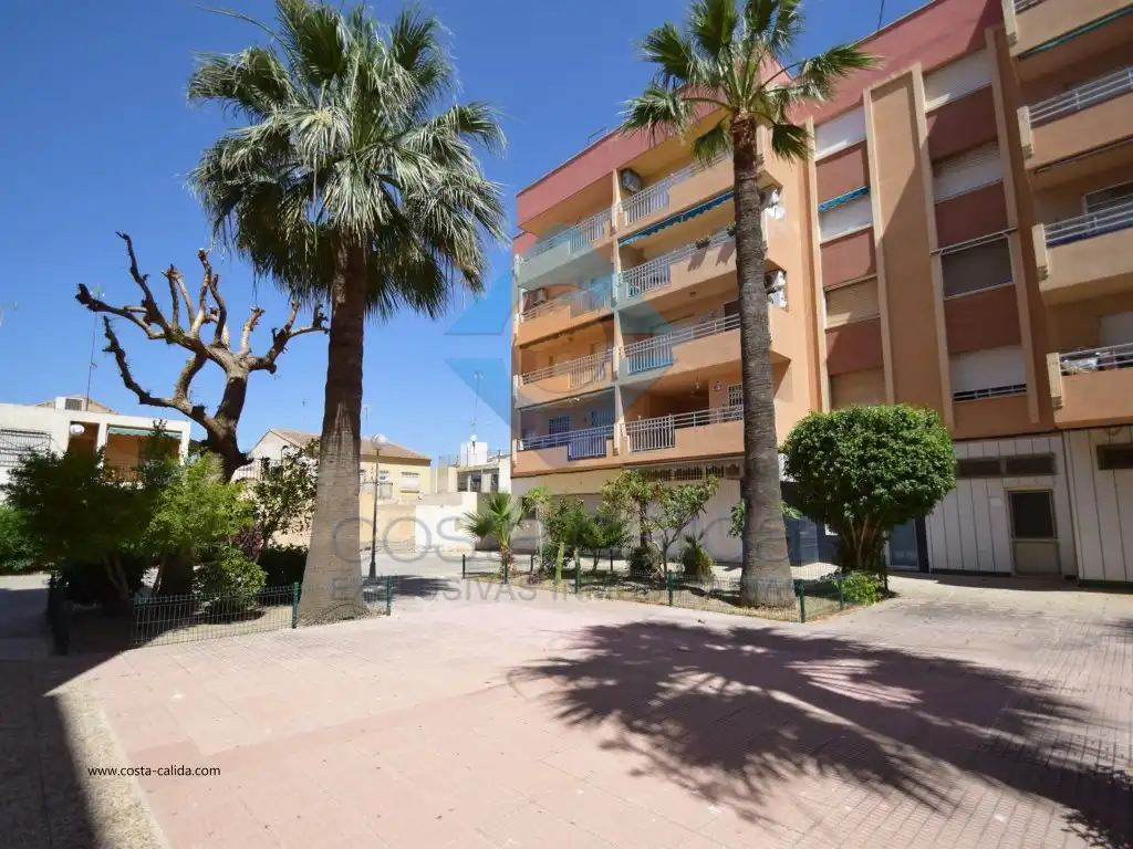 Vista exterior de Local en venta en Mazarrón