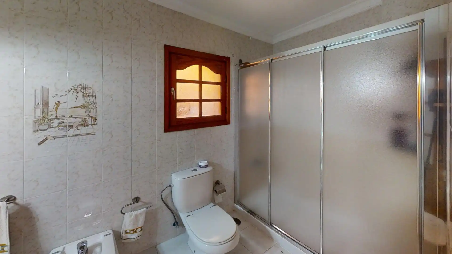 Bathroom of Houses for sale in Telde  with Air Conditioner, Heating and Storage room