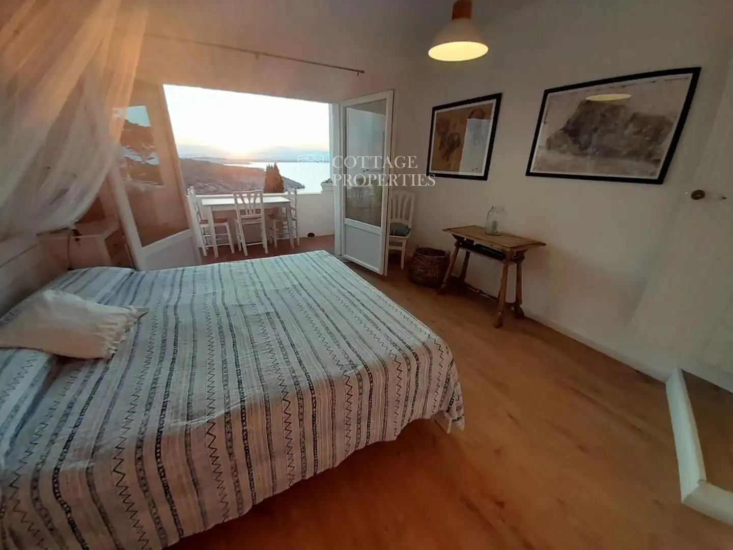 Habitación de Casa adosada en venta en L'Escala con Calefacción, Terraza y Piscina