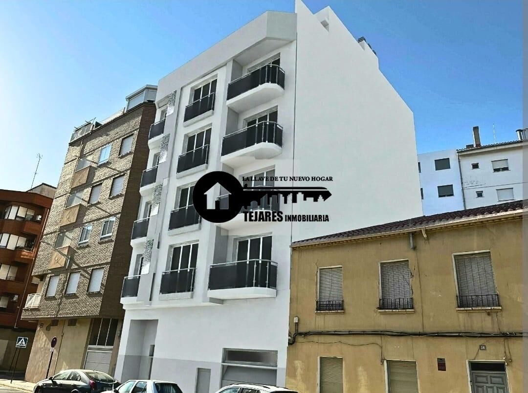 Vista exterior de Apartament en venda en  Albacete Capital amb Calefacció i Traster