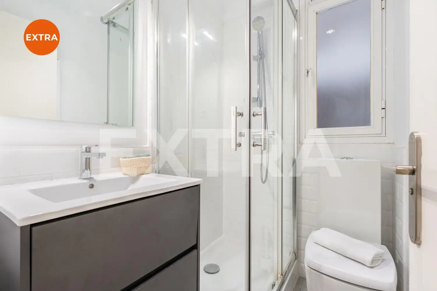 Bathroom of Flat for sale in Madrid  with Air Conditioner, Heating and Terrace