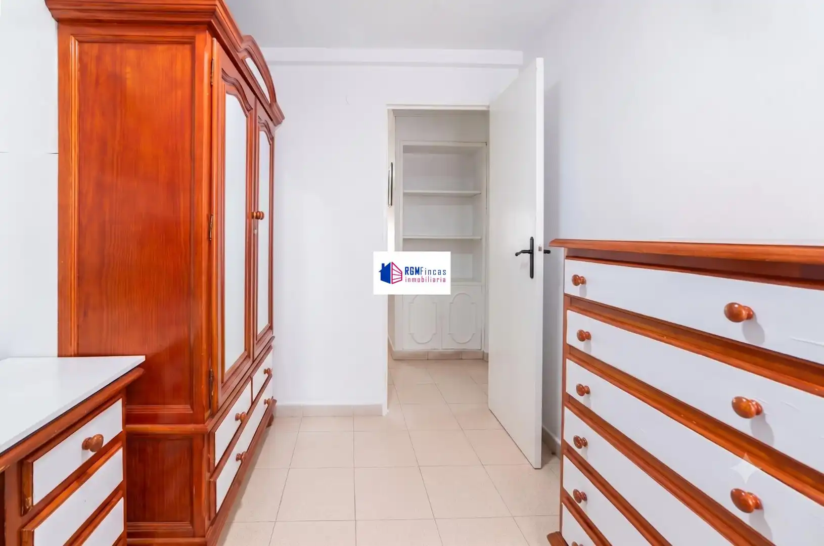 Bedroom of Flat for sale in Sevilla  with Air Conditioner and Storage room