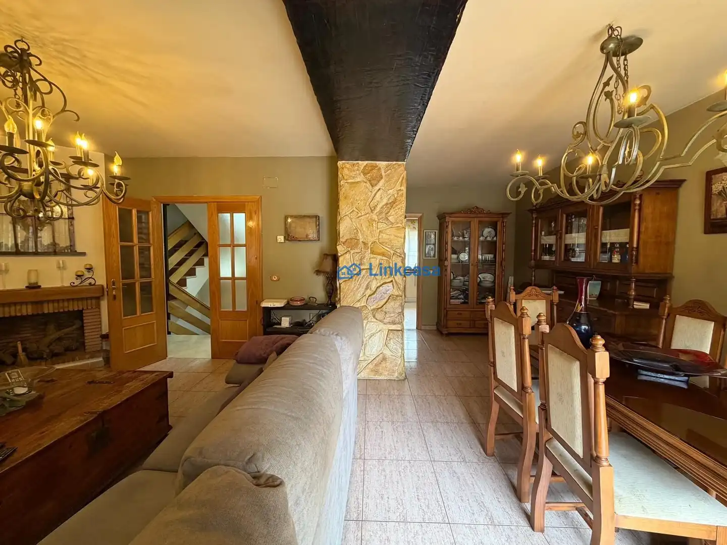 Sala de estar de Casa adosada en venta en Velilla de San Antonio con Aire acondicionado, Calefacción y Jardín privado