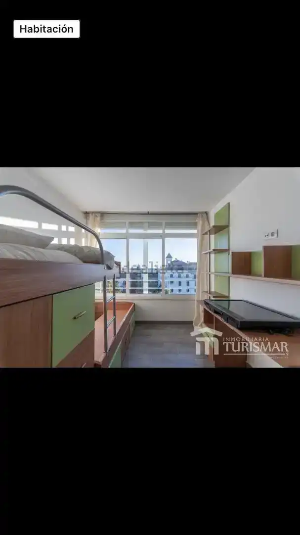 Schlafzimmer von Dachboden zur Miete in Ayamonte mit Klimaanlage, Abstellraum und Schwimmbad