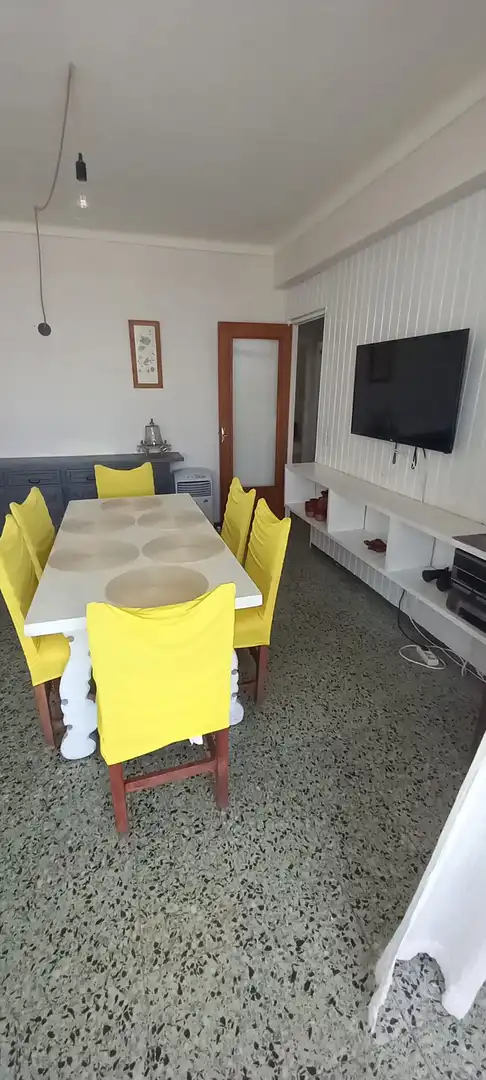 Menjador de Apartament en venda en Roses amb Jardí privat