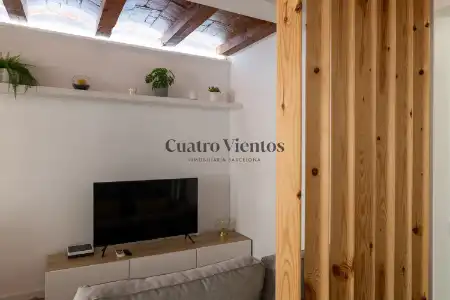 Sala d'estar de Pis en venda en Barcelona amb Aire condicionat, Calefacció i Parquet