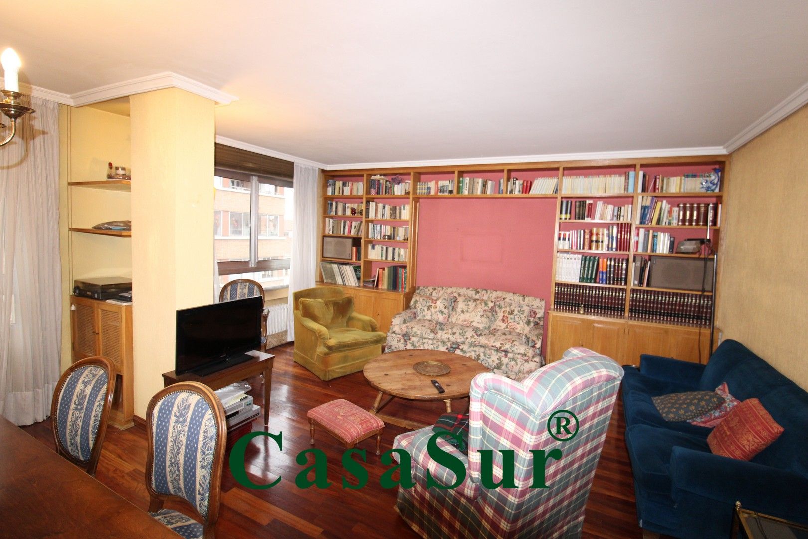 Living room of Flat for sale in Valladolid Capital  with Heating, Parquet flooring and Terrace