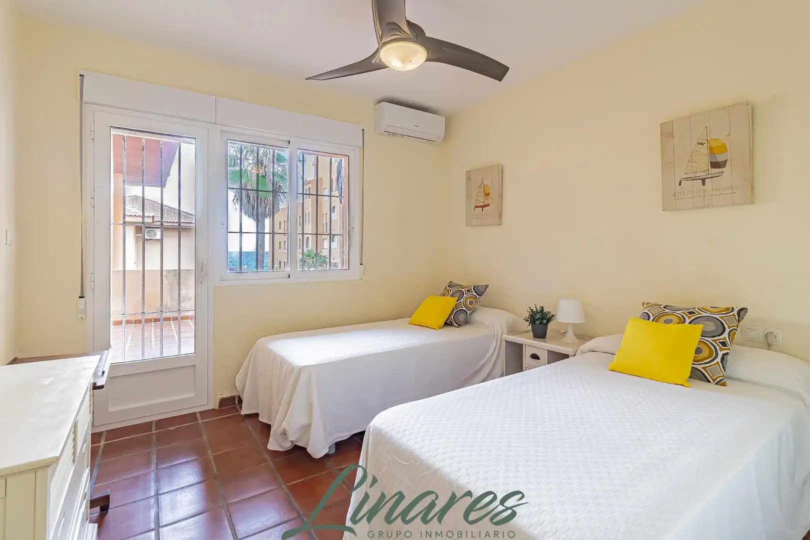 Dormitori de Casa o xalet en venda en La Manga del Mar Menor amb Aire condicionat, Jardí privat i Terrassa