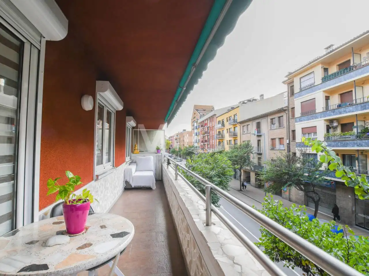Außenansicht von Wohnungen zum Verkauf in Vic mit Heizung, Parkett und Terrasse