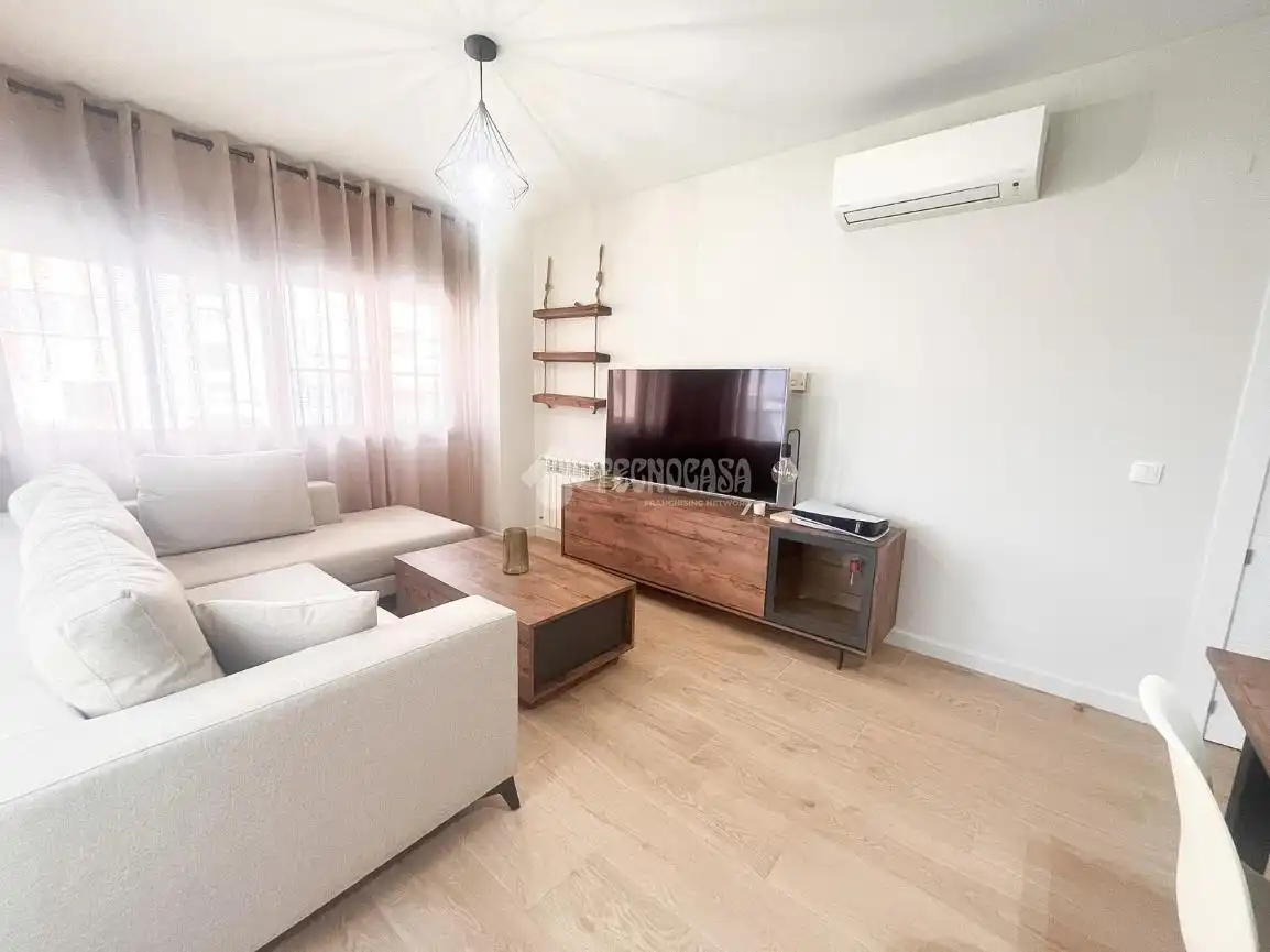 Sala de estar de Piso en venta en Navalcarnero con Aire acondicionado, Trastero y Piscina comunitaria