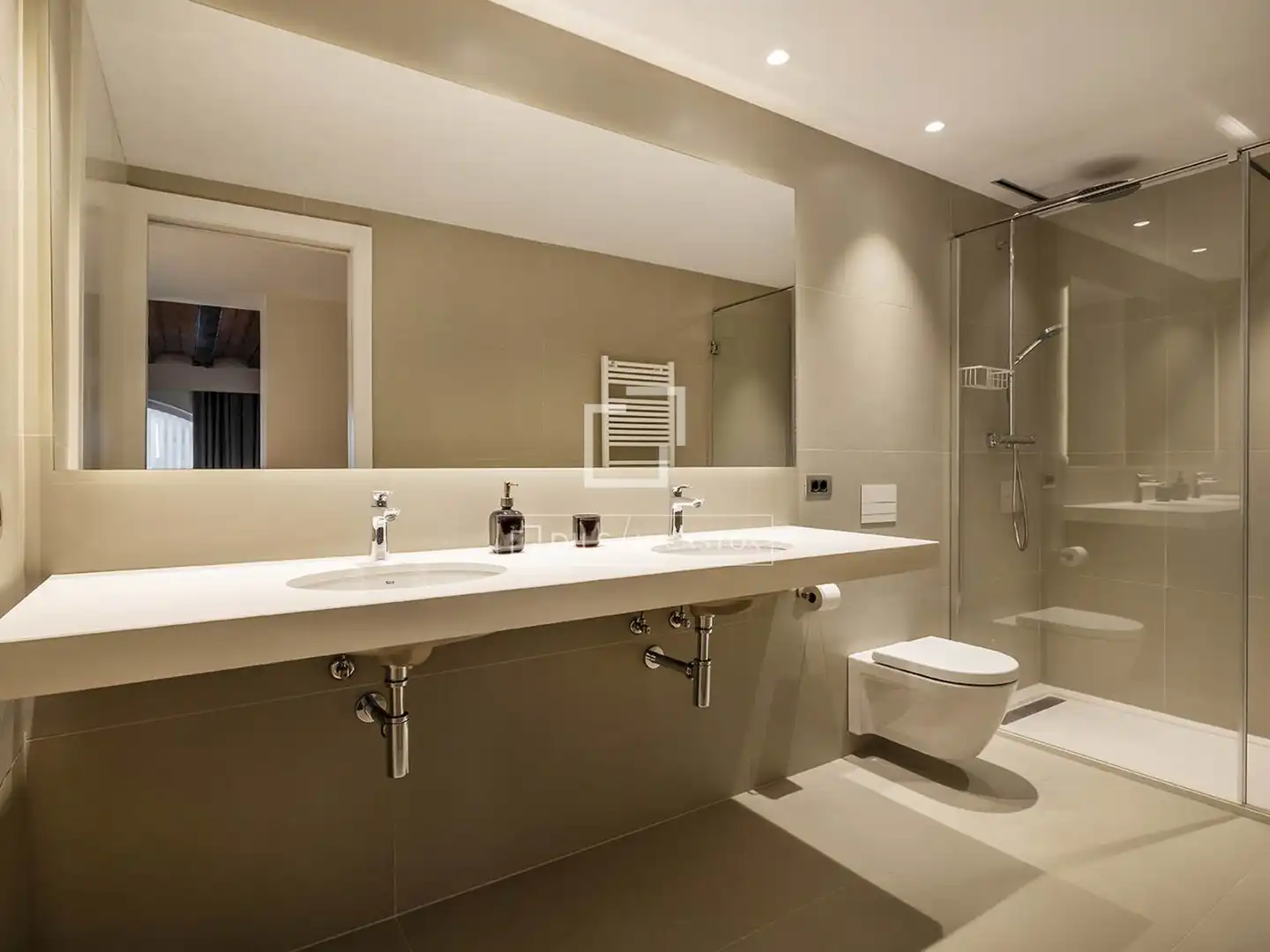 Baño de Loft de alquiler en Barcelona con Aire acondicionado, Calefacción y Parquet