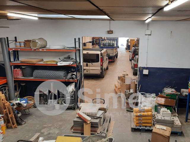 Nave industrial en Venta en Anselm Turmeda en Gràcia