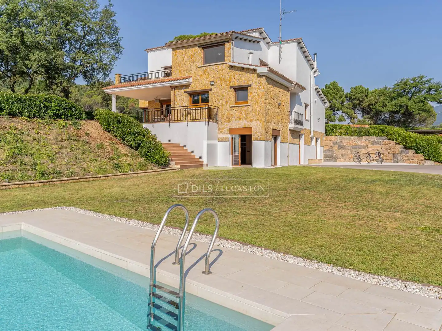 Vista exterior de Finca rústica en venda en Gualba amb Calefacció, Jardí privat i Terrassa